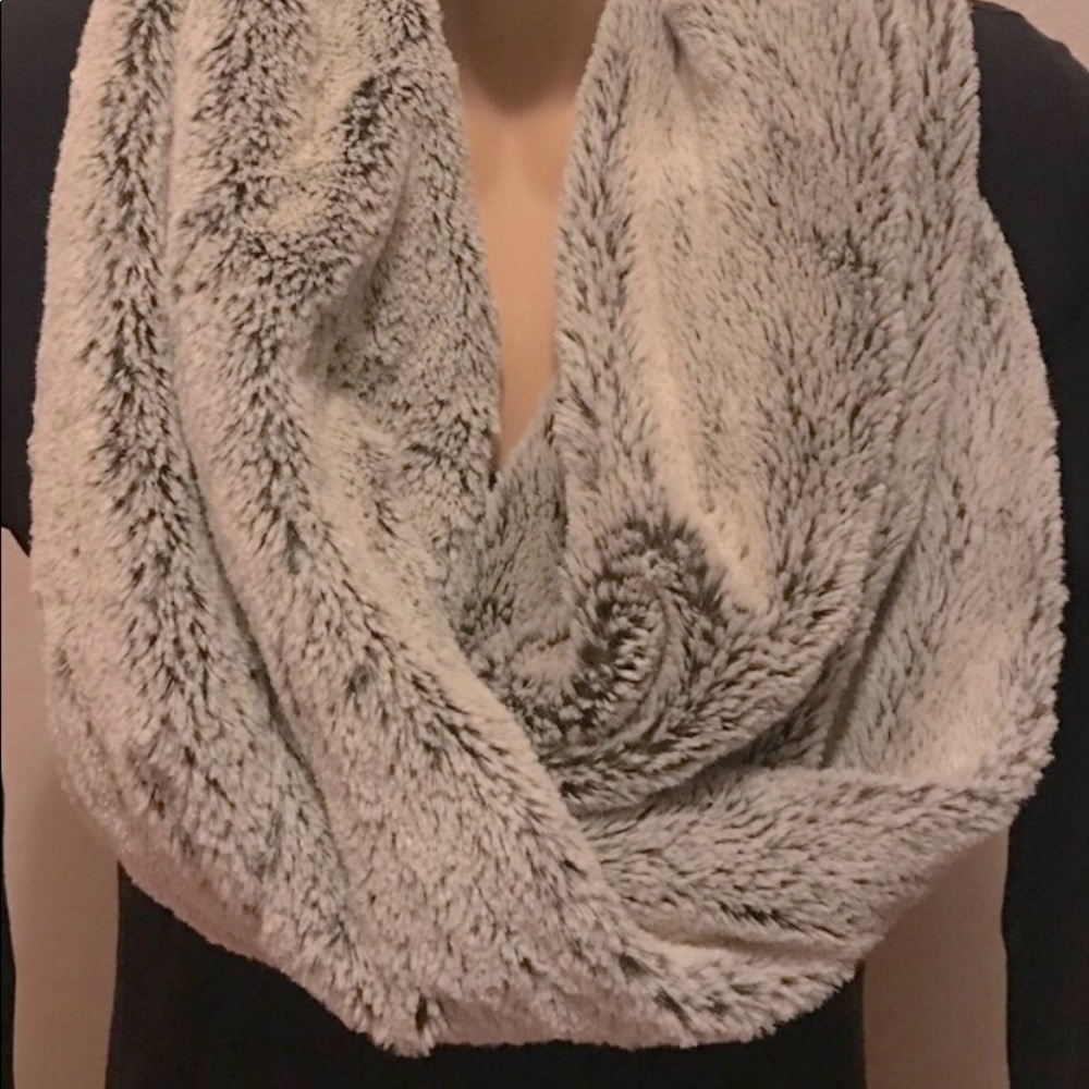 Maurices Faux Fur Infinity Scarf 🧣